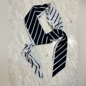 Vera Black and White Accent Scarf